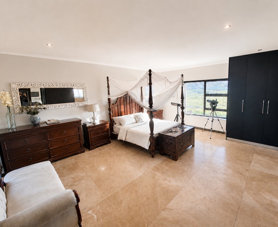 5 Bedroom Property for Sale in Flamingo Vlei Western Cape